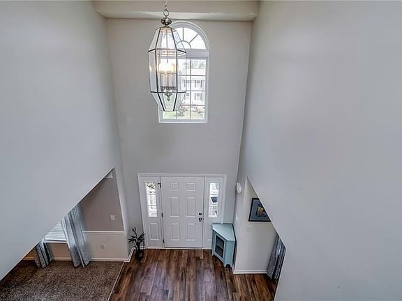 2nd image of 417 Colt Cir