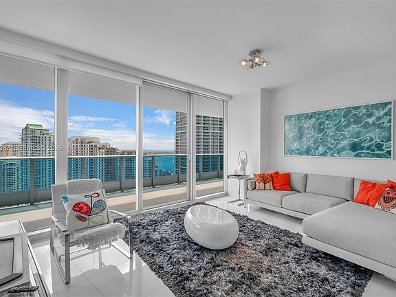4th image of 200 Biscayne Boulevard Way APT 3703