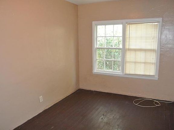 3rd image of 1308 E 55th St