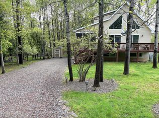 1021 Indian Dr, Lake Ariel, PA 18436
