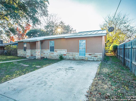 3rd image of 547 Bonair Dr