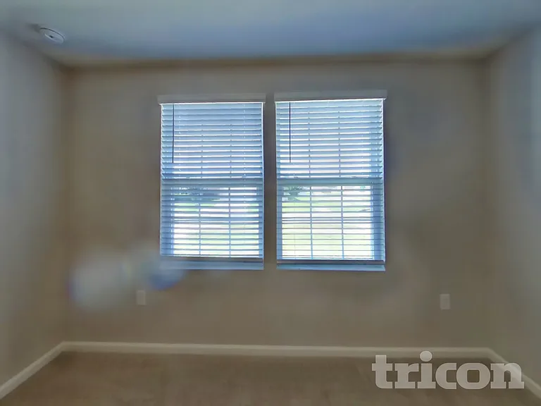 2210 Pebble Point Dr — Photo 10