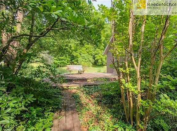 3rd image of 4406 S Meadow Ln