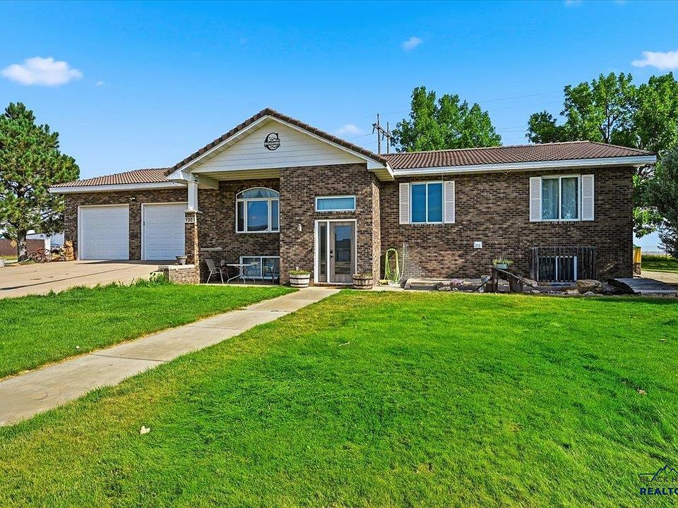 1st image of 1301 Hilltop Cir