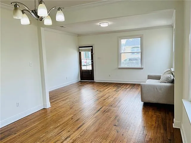 851 Pontalba St — Photo 3