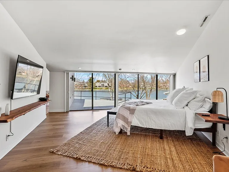 4010 Clubhouse Dr — Photo 15