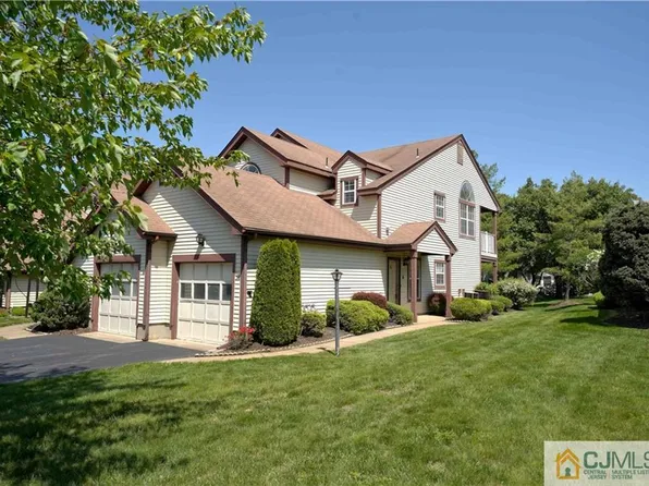 3 Edinburgh Dr #C, Monroe Township, NJ 08831