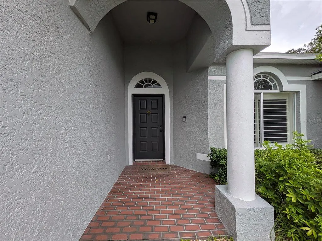 3 bed, 2.0 bath, 1869 sqft, $3,900 — Photo 4