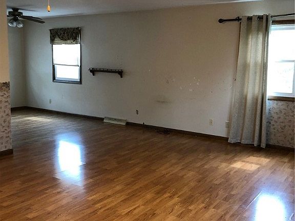 4th image of 713 Park Pl