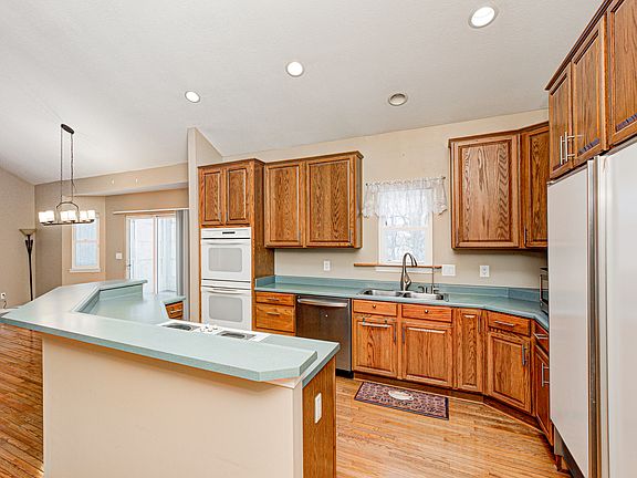 5th image of 10144 Watkins Ct