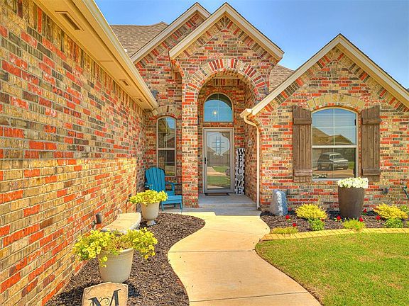 2nd image of 1248 Auburn Cir