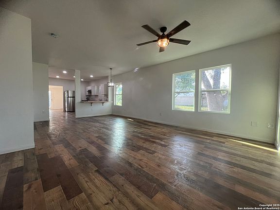 3rd image of 216 S Live Oak