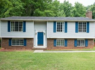 1026 Glenfiddich Dr, Charlotte, NC 28215