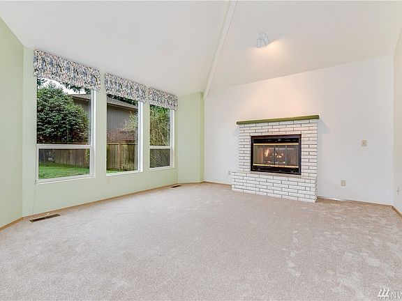 5th image of 4208 NE 169th Ct