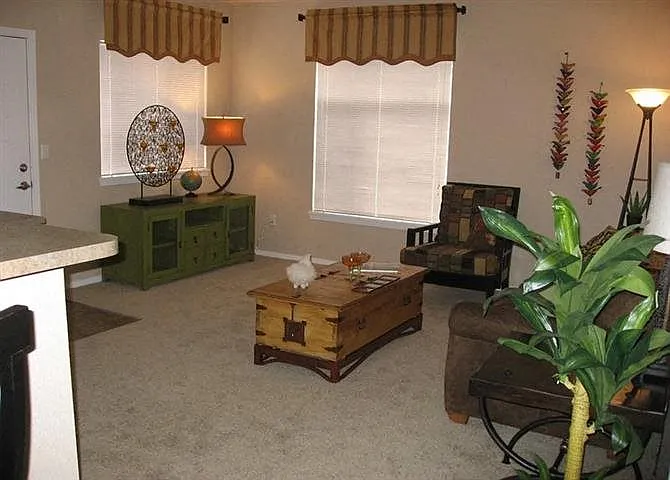 Florence Square | Aurora Apartments