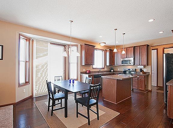 5th image of 2985 Frontier Dr