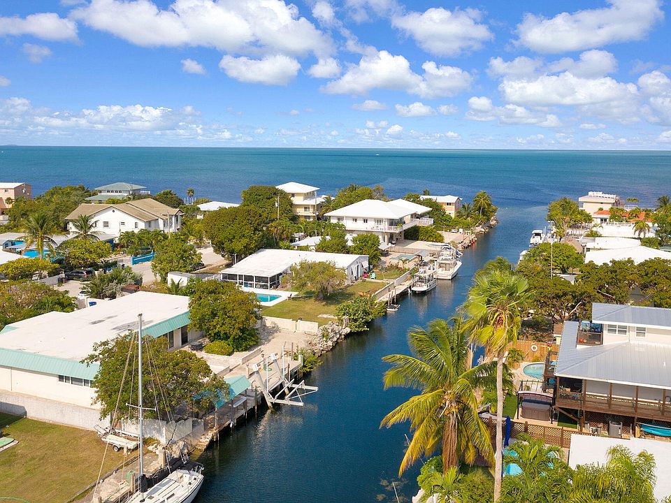1st image of 2700 Dolphin Dr