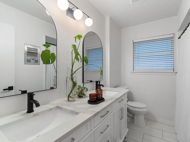 9209 Lindaro Ln — Photo 21