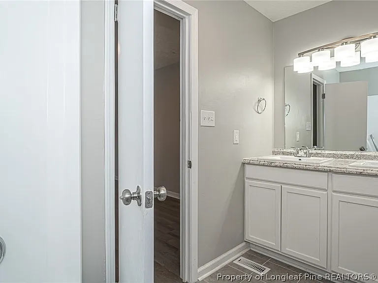 5717 Aftonshire Dr — Photo 16