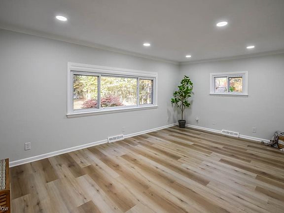 3rd image of 2091 Lee Dr