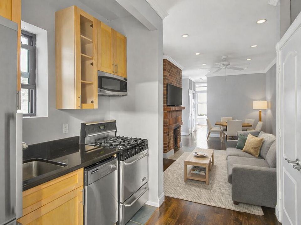 1st image of 235 W 14th St #4D