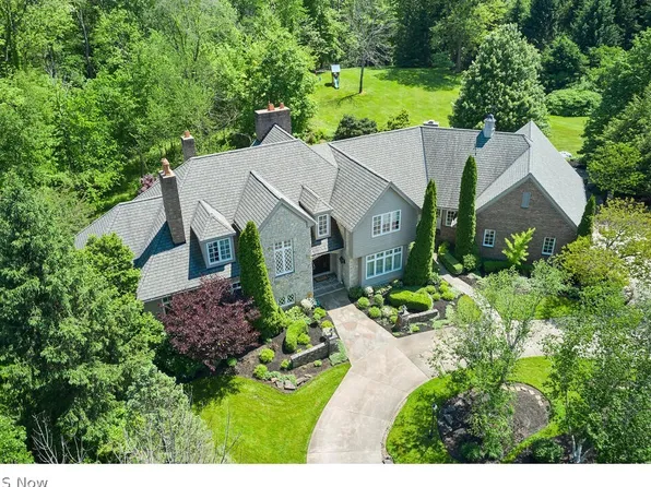 1085 Top Of The Hill Rd, Akron, OH 44333
