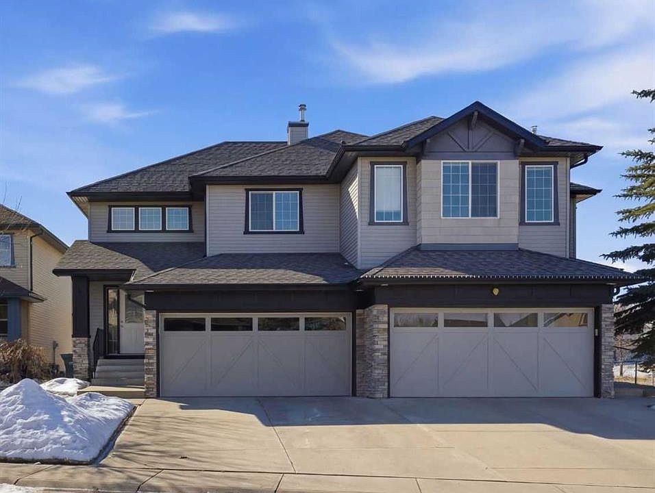 1st image of 7 N Cougar Ridge Bay SW