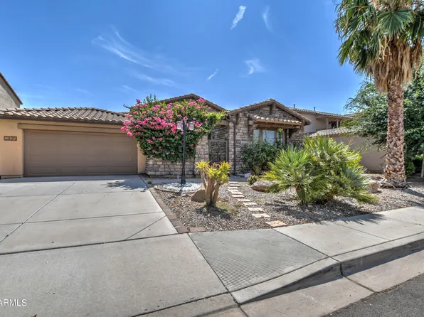 2895 S SOUTHWIND Drive, Gilbert, AZ 85295