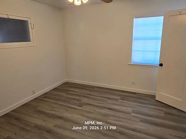 6505 Marchant Ave — Photo 17