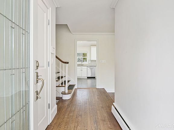 3rd image of 6 Field Crest Road