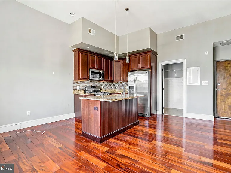 738 S 11th St #3F — Photo 4