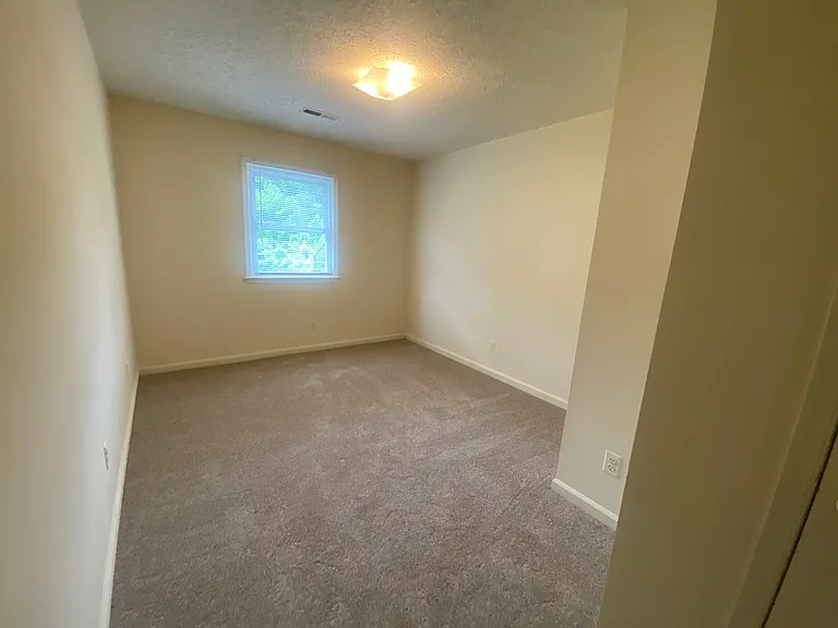 Beechwood Apartments — Photo 43