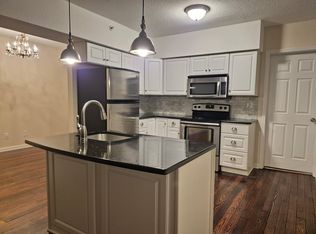 139 W Peoria St #303, Paola, KS 66071