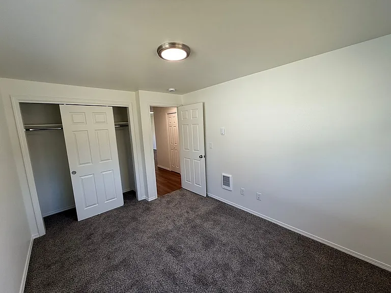 1505 NW Highland Dr — Photo 14