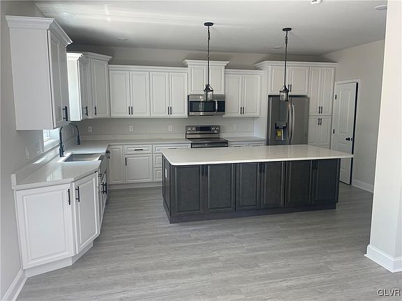 5th image of 5426 Ashley Dr N