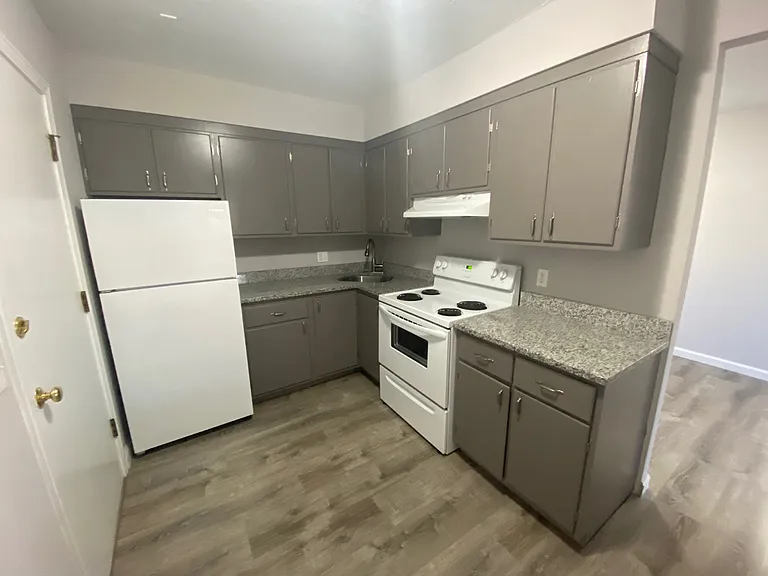 33 Alvarado Avenue — Photo 4