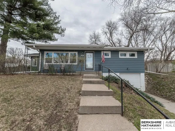 619 S 68th St, Omaha, NE 68106