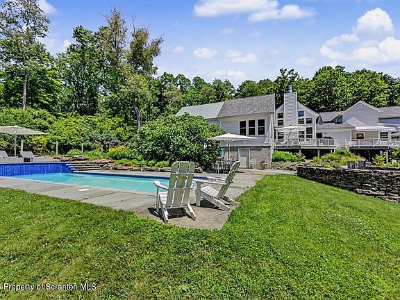 5th image of 1115 Lily Lake Rd