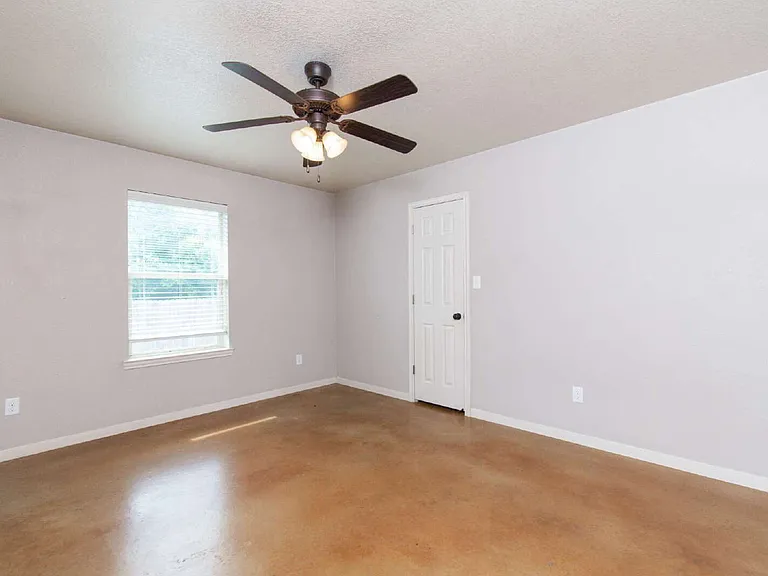 4409 Brutus Ln #B — Photo 15