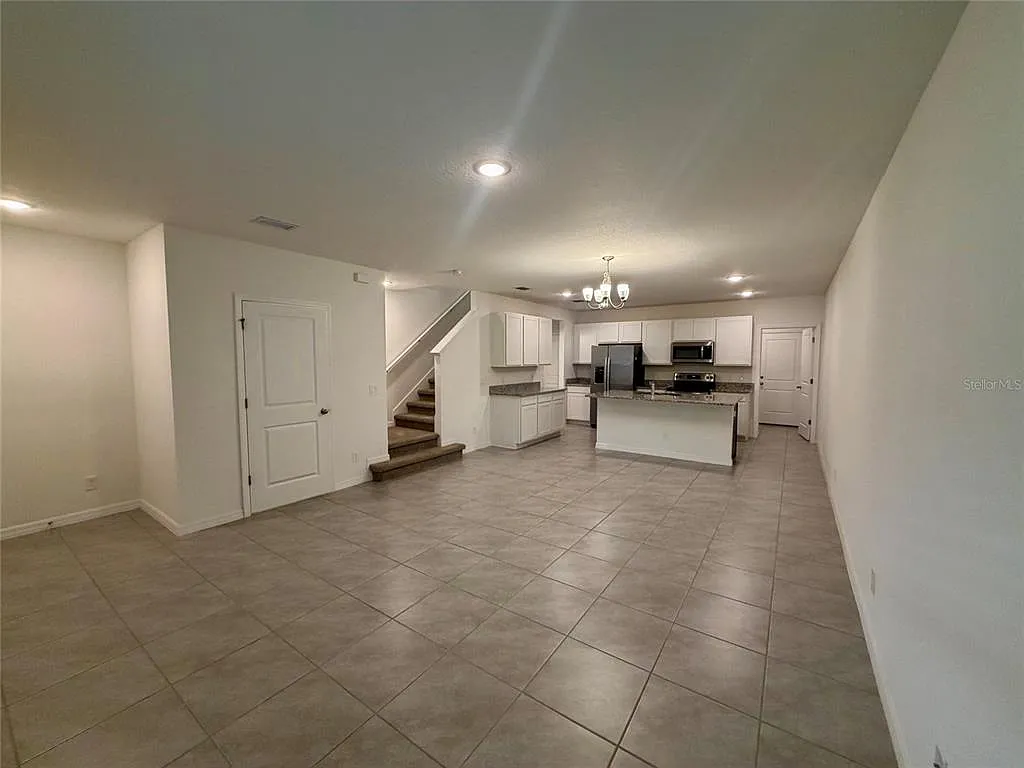 2 bed, 2.5 bath, 1296 sqft, $1,995 — Photo 4