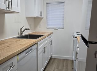 731 N 85th St APT F, Seattle, WA 98103