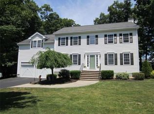 8 Lancewood Dr, Amesbury, MA 01913