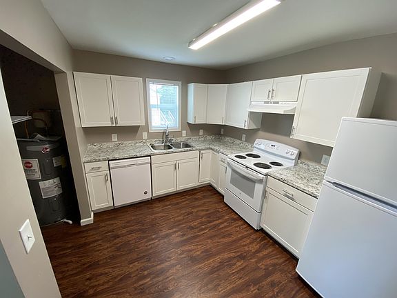 Kitchen - Dishwasher, garbage disposal, oven, refrigerator