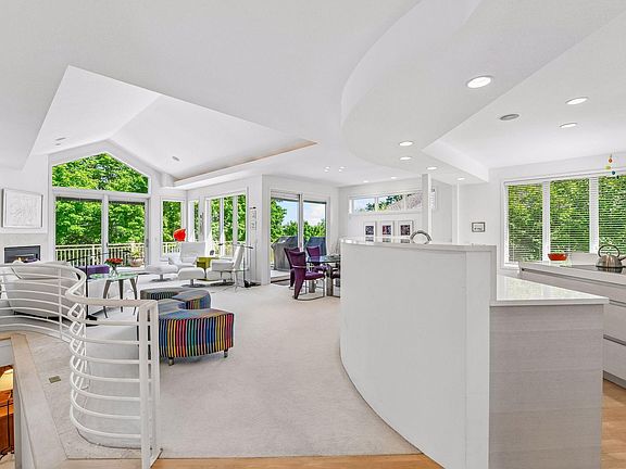 4th image of 2948 Pelican Point Cir
