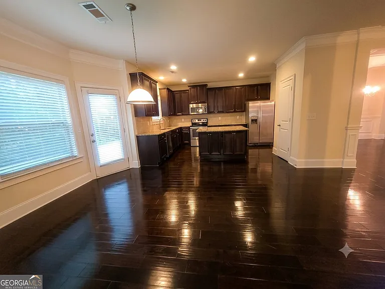165 Regency Pl — Photo 8