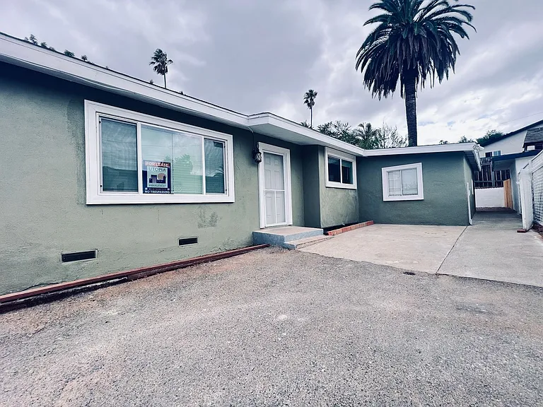 Escondido Historic Neighborhood 2 Bedroom 1 Bath Home — Photo 3