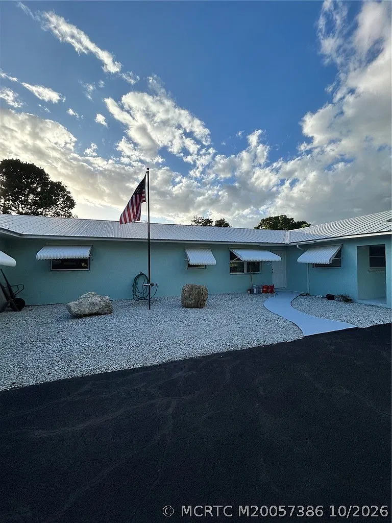 2 bed, 1.0 bath, 1120 sqft, $2,150 — Photo 1