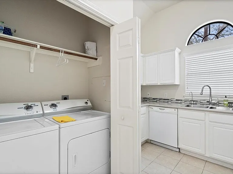2338 Bermuda Shores Dr — Photo 10