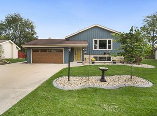 S73W16773 Briargate Ln, Muskego, WI 53150