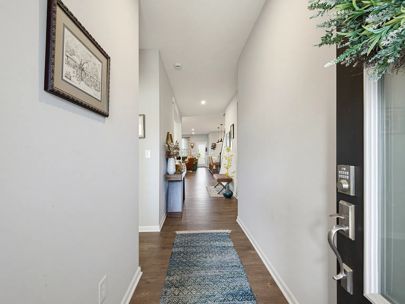3 bed, 2299 sqft, $2,800 — Photo 2